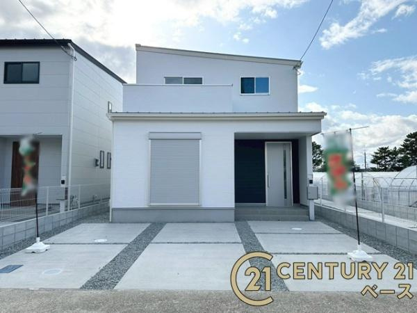 天理市田町 ２号地 ／一戸建の駐車場|■現地撮影写真■駐車スペース３台分完備！