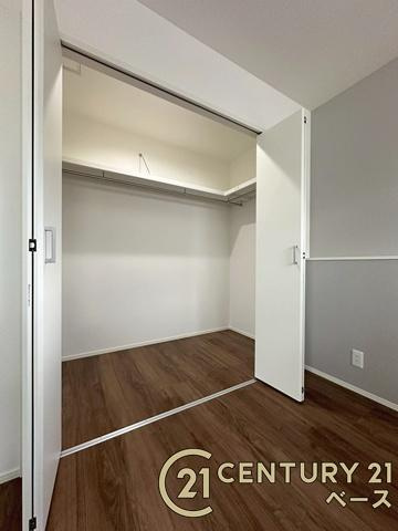 天理市田町 １号地 ／一戸建の収納|■現地撮影写真■冬物のコートや季節のものなどたくさんしまえる広さ！
