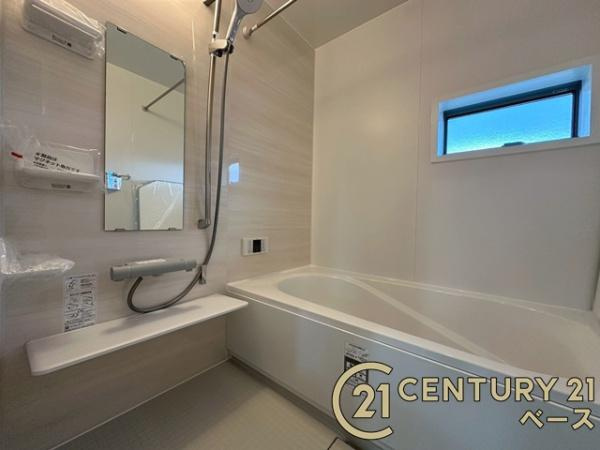 天理市田町 １号地 ／一戸建の浴室|■現地撮影写真■浴室暖房乾燥機が付いており、雨の日でも洗濯物が乾かせます！