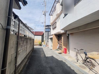 【前面道路含む現地写真】