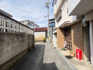 【前面道路含む現地写真】