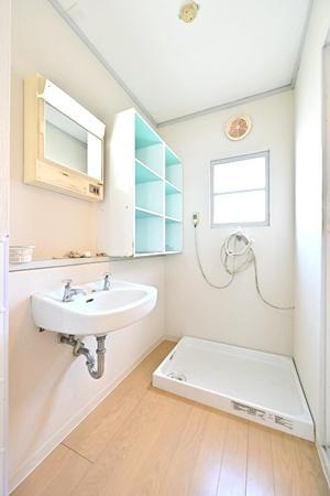 関屋あしびハイツ７号棟の独立洗面台|■現地撮影写真■