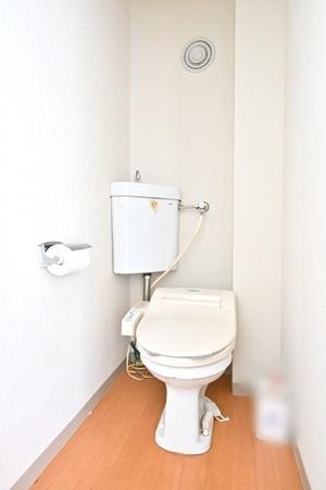 関屋あしびハイツ７号棟のトイレ|■現地撮影写真■