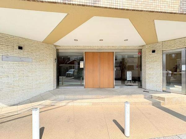インペリアル菊名のエントランス