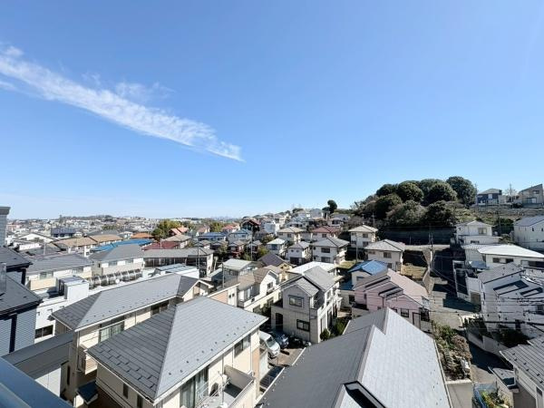 川崎市多摩区南生田１丁目の新築一戸建のその他|3階スカイバルコニーからの眺望です！高い建物がないので視界も気になりません。