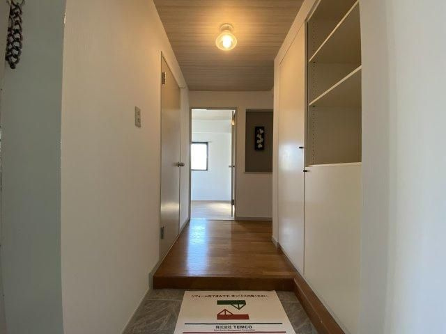 コスモ枚方公園の玄関