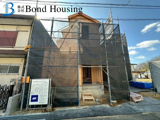 駐車並列２台　WIC付収納豊富　西区北山台２丁目　新築戸建の外観