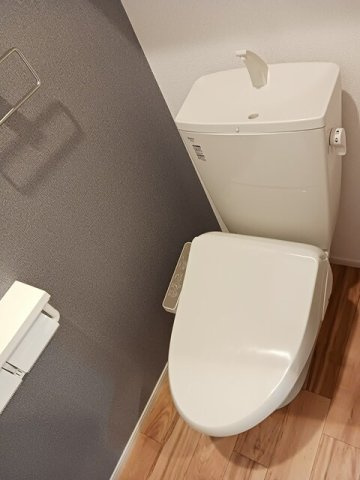 【トイレ】 | クレスト | トイレです
