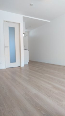 【居間・リビング】 | ウェルデンス熊谷C | ゆったりとしたリビングです