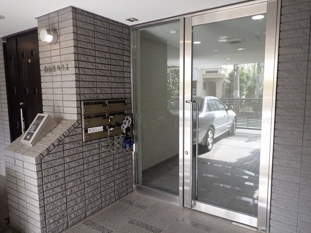 白山坂ハウスのエントランス