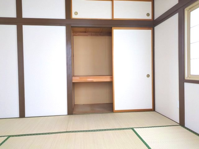 【和室】 | 大網白里市みずほ台１丁目　中古戸建 | ２階和室収納