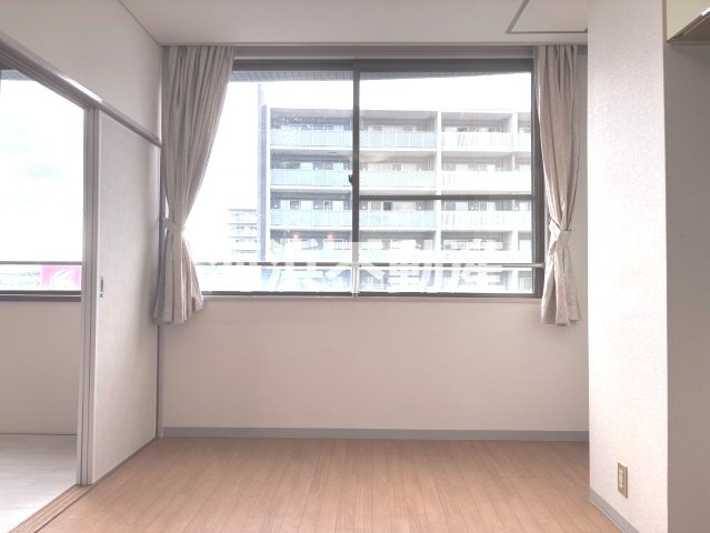 【居間・リビング】 | 第八マチイビル（住居） | DK