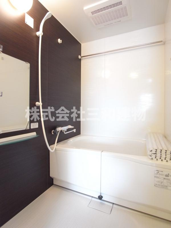 リブリ・広沢の浴室