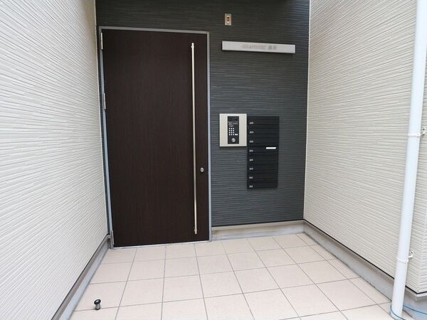 GRANDTIC黒川のエントランス