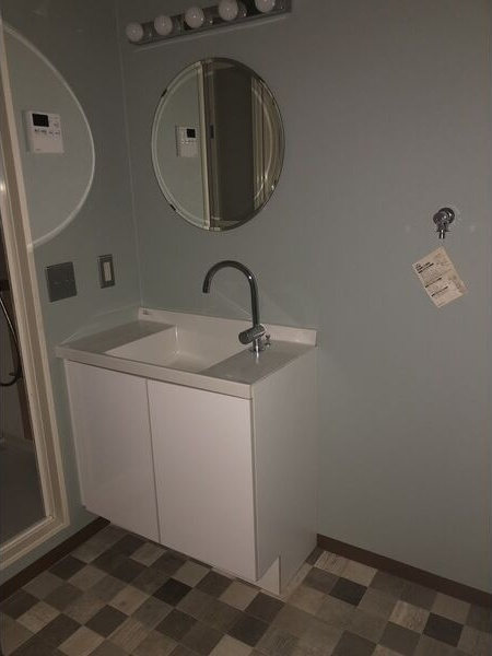 N apartmentの洗面所