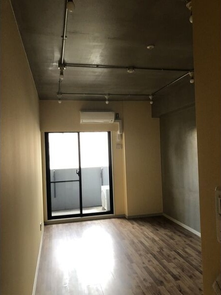N apartmentの洋室