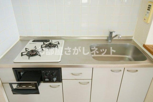 ロアール早稲田【おとり物件なし】#学生・社会人にオススメ！初期費用分割払いOK！のキッチン|システムキッチン（2口ガスコンロ・グリル付）