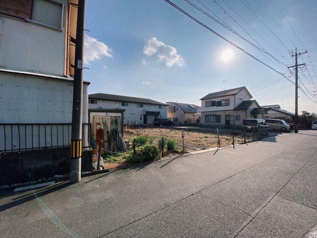 半田市横川町2丁目の前面道路含む現地写真