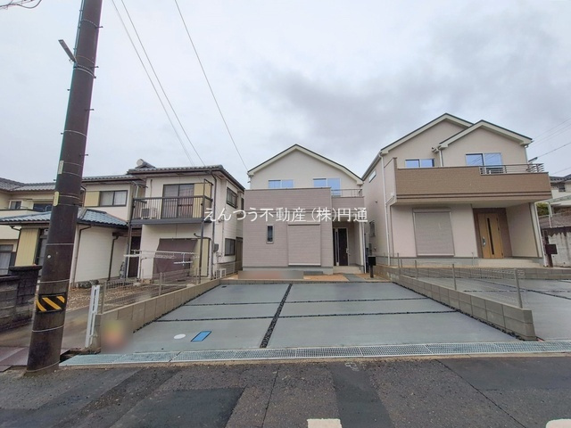 ハートフルタウン高森台13期の前面道路含む現地写真