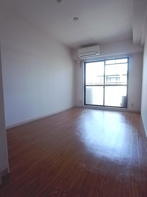 ワコーレ六甲アーベインの居間・リビング