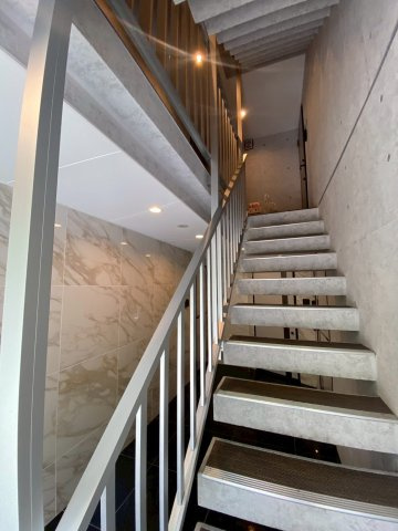 【バルコニー】