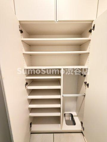 J.リヴェール学芸大学の収納|こまごまとしたものを収納できそうですね