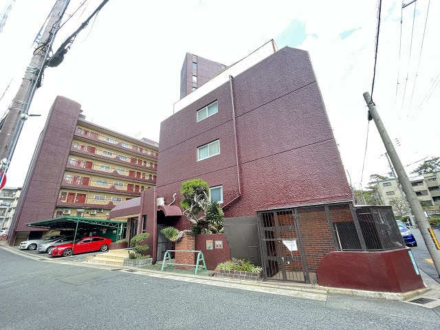 夙川ニューコーポの外観