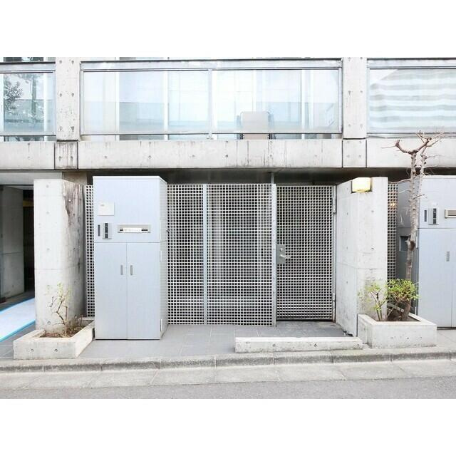 エルスタンザ代官山のエントランス| 