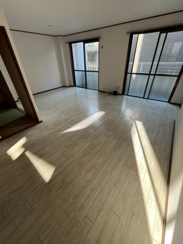 エスポアール西宮北口Ⅱの居間・リビング