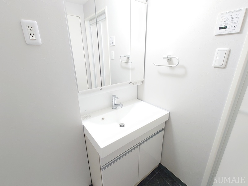 フクロク・レーヴ・マンションの洗面所|独立洗面台です☆