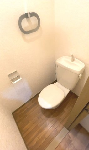 ゆったりとした空間のトイレです