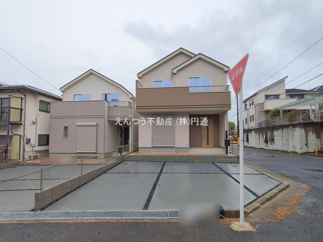 ハートフルタウン高森台13期の前面道路含む現地写真