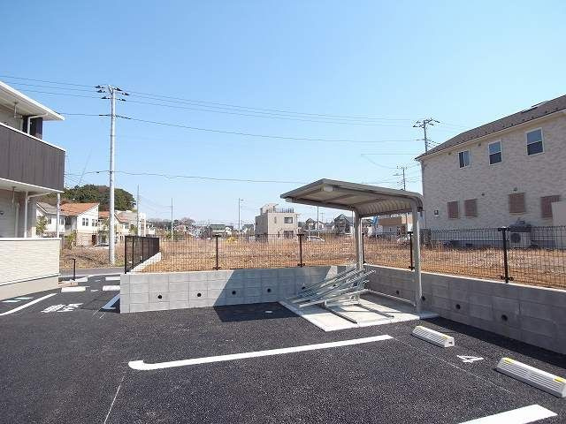 フレ　アビタシオンＧの駐車場