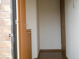 シンプルで使いやすい玄関です