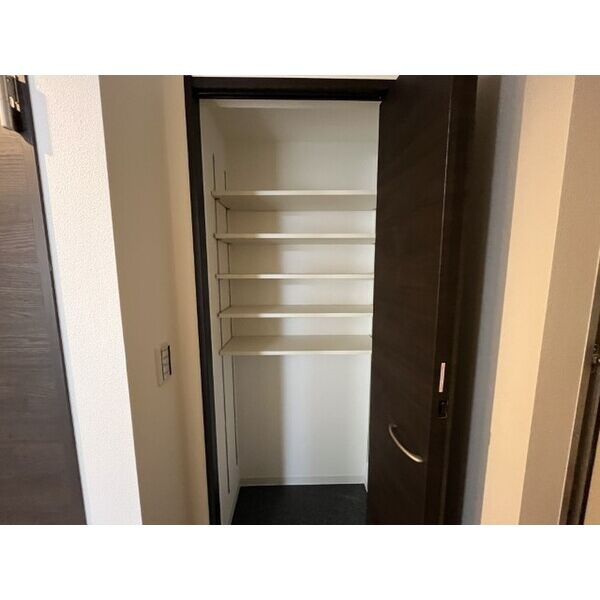 ジーメゾン名古屋豊田の玄関