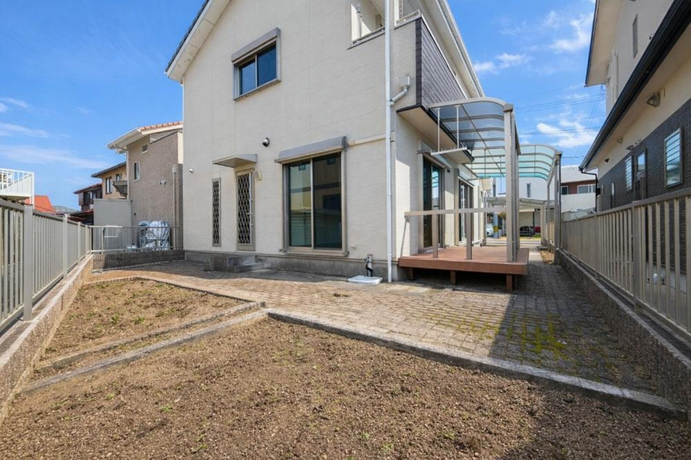 野洲市西河原　中古戸建の庭