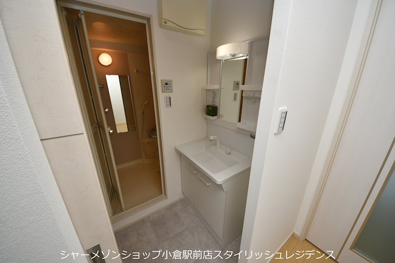 プルーム真鶴の洗面所|現況と異なる場合は現況を優先します