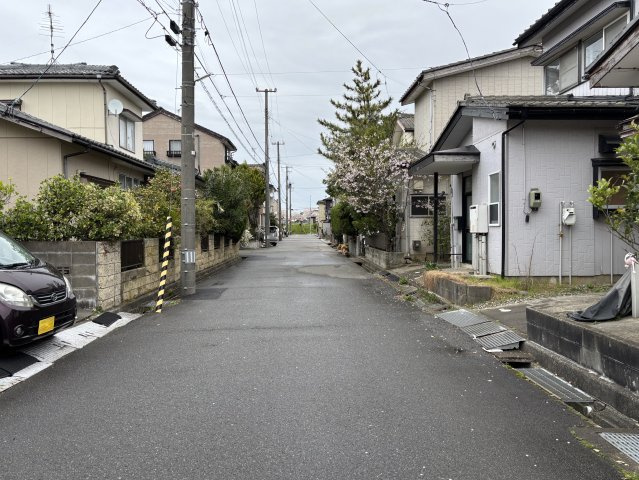 新潟市西区坂井の前面道路含む現地写真