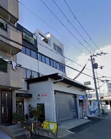 東郷通１丁目テナントビルの外観