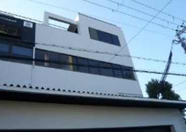 東郷通１丁目テナントビルの外観