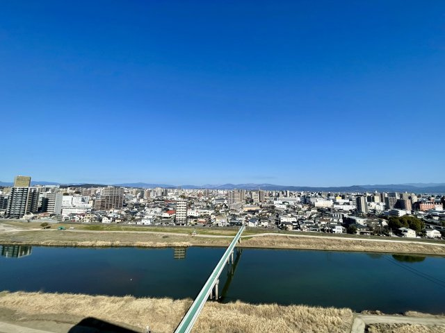 アルファステイツ熊本駅東の展望|山・川・熊本市内の街並みを楽しめる眺望　熊本駅至近という立地で四季折々の表情を堪能