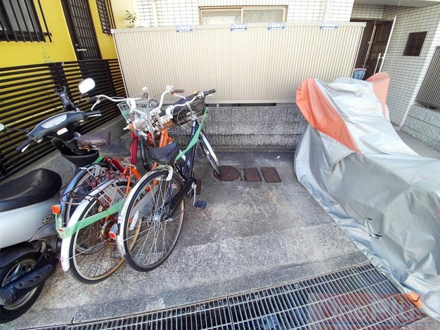 ヴィラ六甲道のその他共用部分|駐輪場