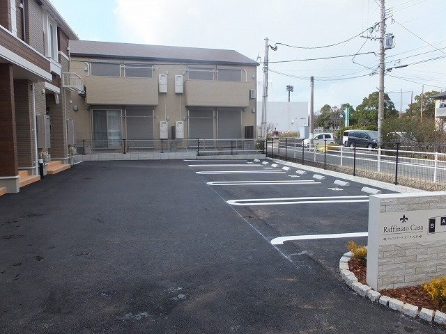 【駐車場】 | ラッフィナートカーサＡ | 駐車場完備です