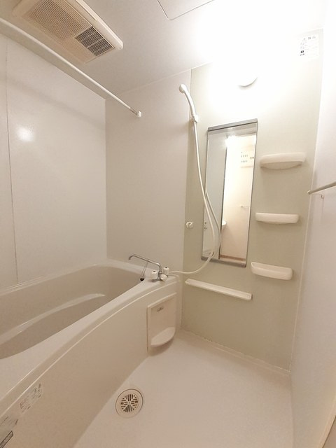 リヴァーグレイスＣの浴室