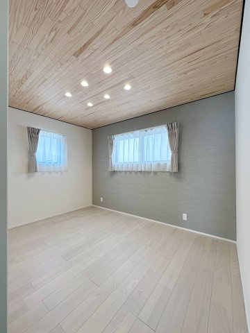 東区馬木6丁目 No.3の寝室|広々とした6帖の主寝室☆