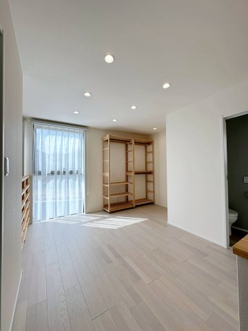 東区馬木6丁目 No.3のその他|2階ユーティリティホール☆
セカンドリビングやお子様の遊び部屋、インナーバルコニーとして活用いただけます♪