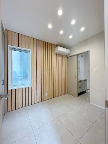 東区馬木6丁目 No.1の洋室|リビングに併設された約4帖の納戸☆
ゲストルームや子供部屋、トランクルームとして活用できます♪