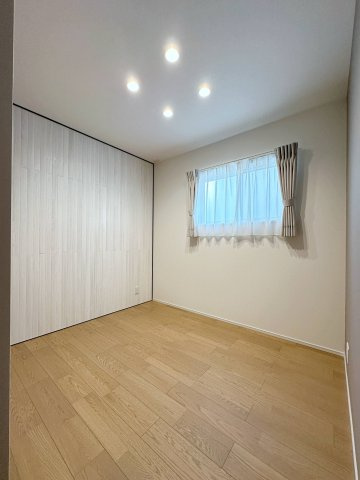 東区馬木6丁目 No.1の洋室|4.25帖の洋室☆