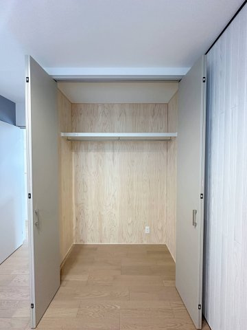 東区馬木6丁目 No.1の収納|全居室収納☆
4.25帖洋室のクローゼットです♪