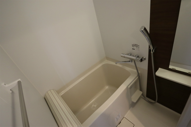 レジディア西船橋の浴室|落ち着いた空間のお風呂です